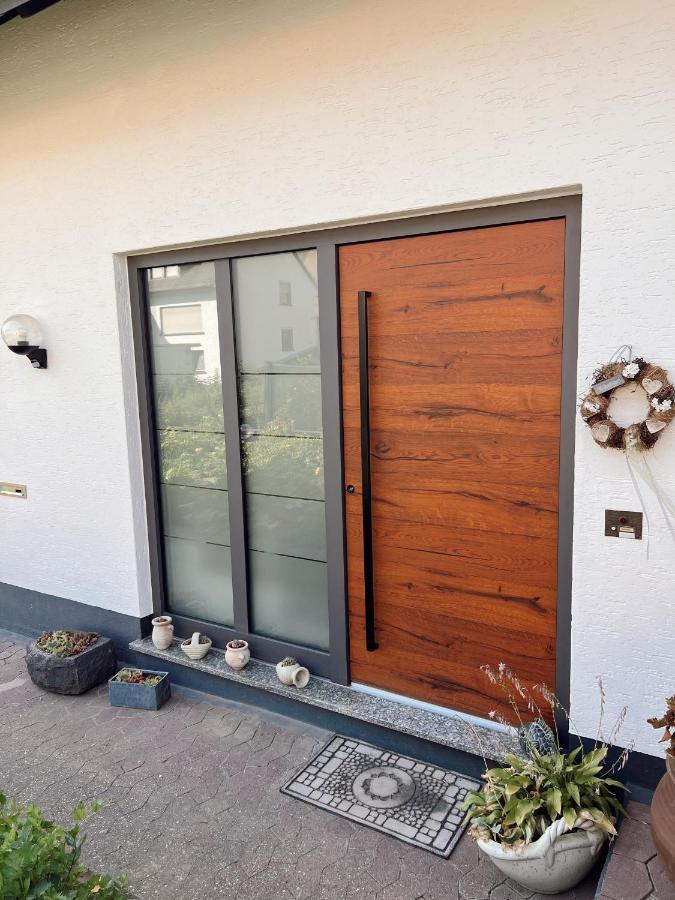 Ferienwohnung Moselflair Mit Direktem Blick Auf Die Mosel Und Weinberge Oberfell Exterior foto